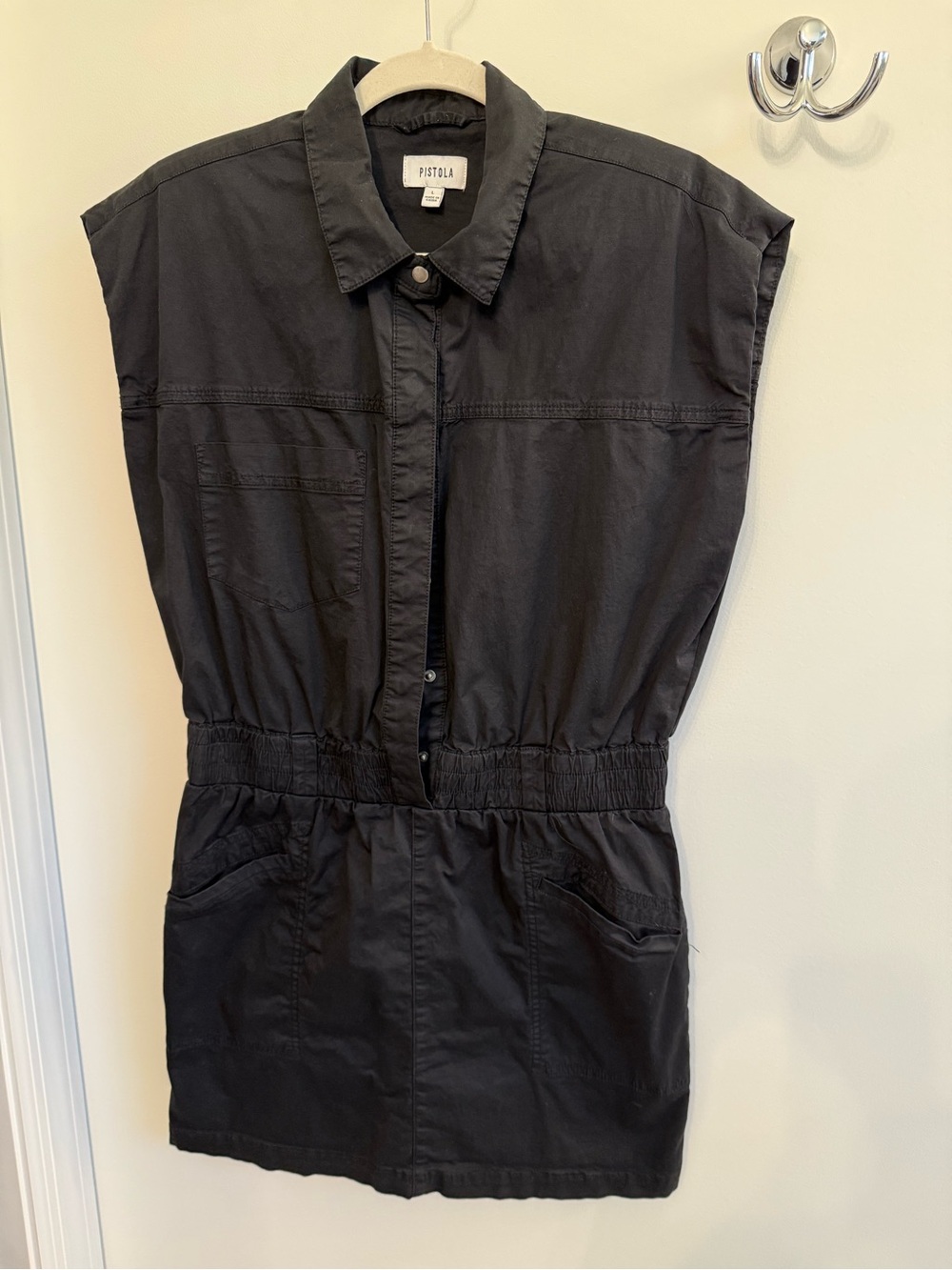 Pistola like New size large  Black Casual dress